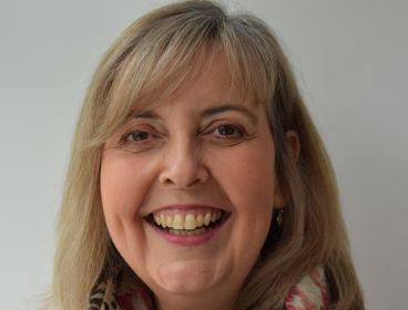 Author Ruth Howard headshot